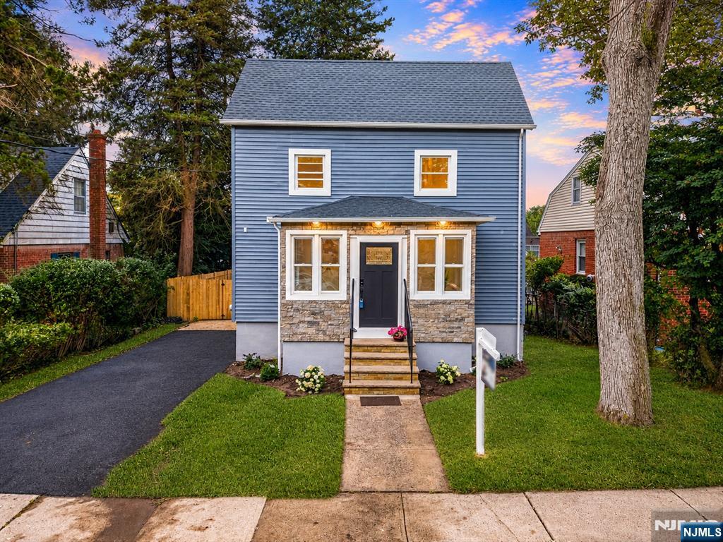 152 Washington Place - Photo 1