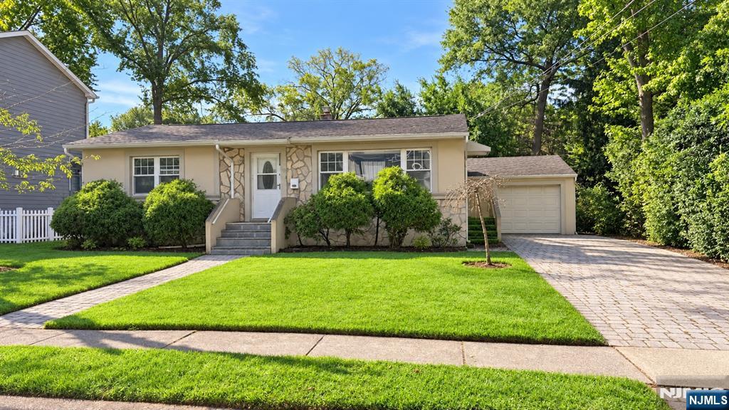 66 Merritt Avenue - Photo 1