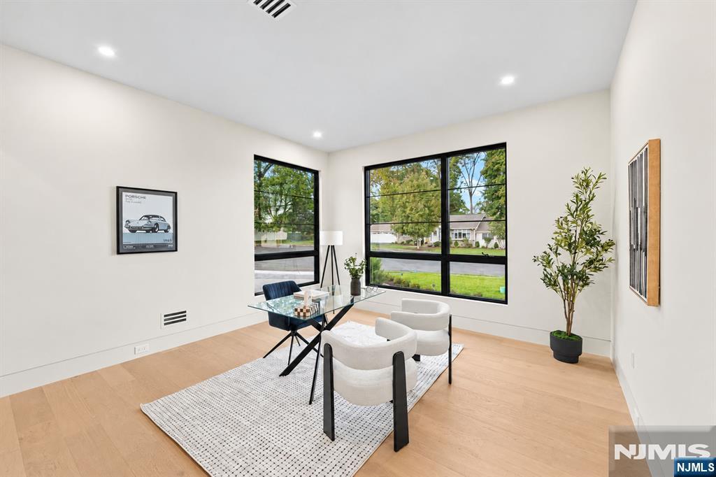 236 Woodcrest Avenue — photo 31