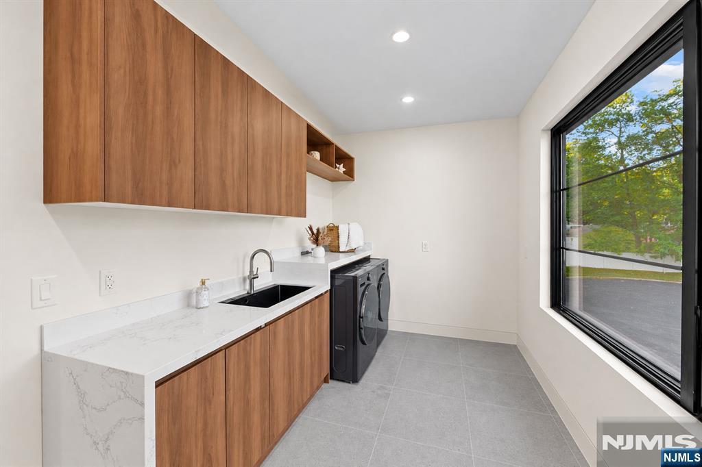 236 Woodcrest Avenue — photo 43