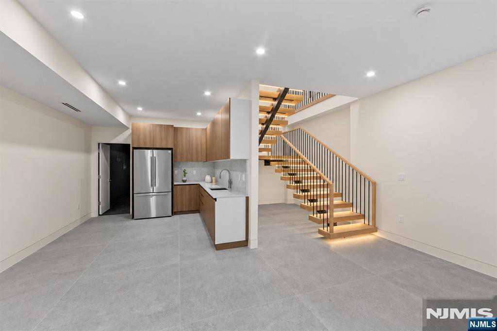 236 Woodcrest Avenue — photo 45