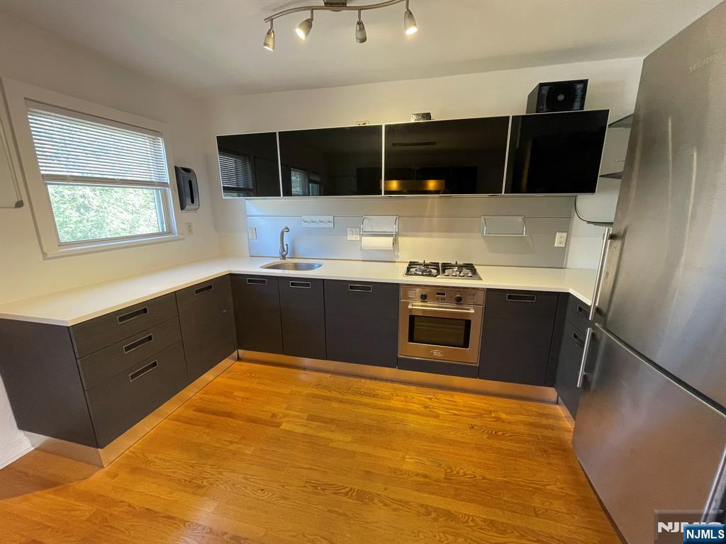 151 E Palisade Avenue C2 - Photo 5