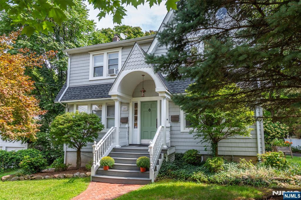 241 Hope Street - Photo 3