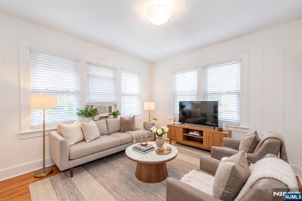 241 Hope Street - Photo 4