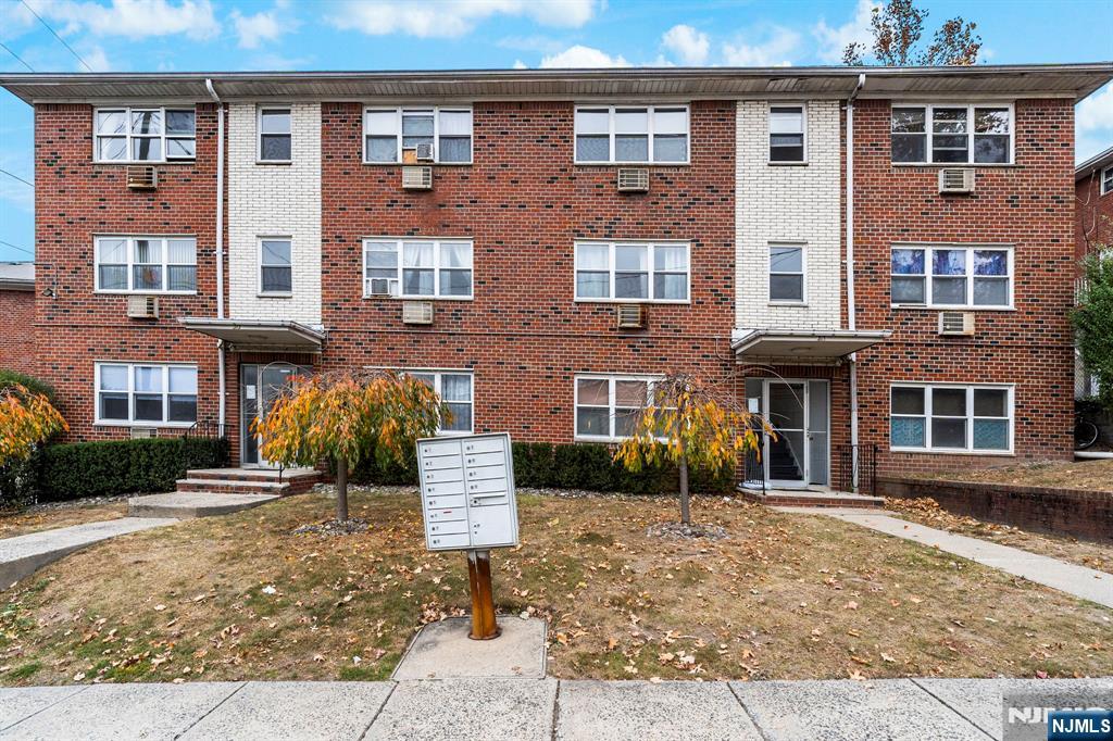 313 Grantwood Boulevard 5 - Photo 1