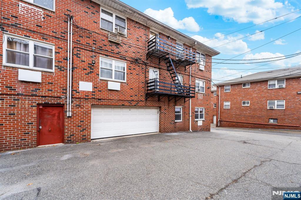 313 Grantwood Boulevard 5 - Photo 2