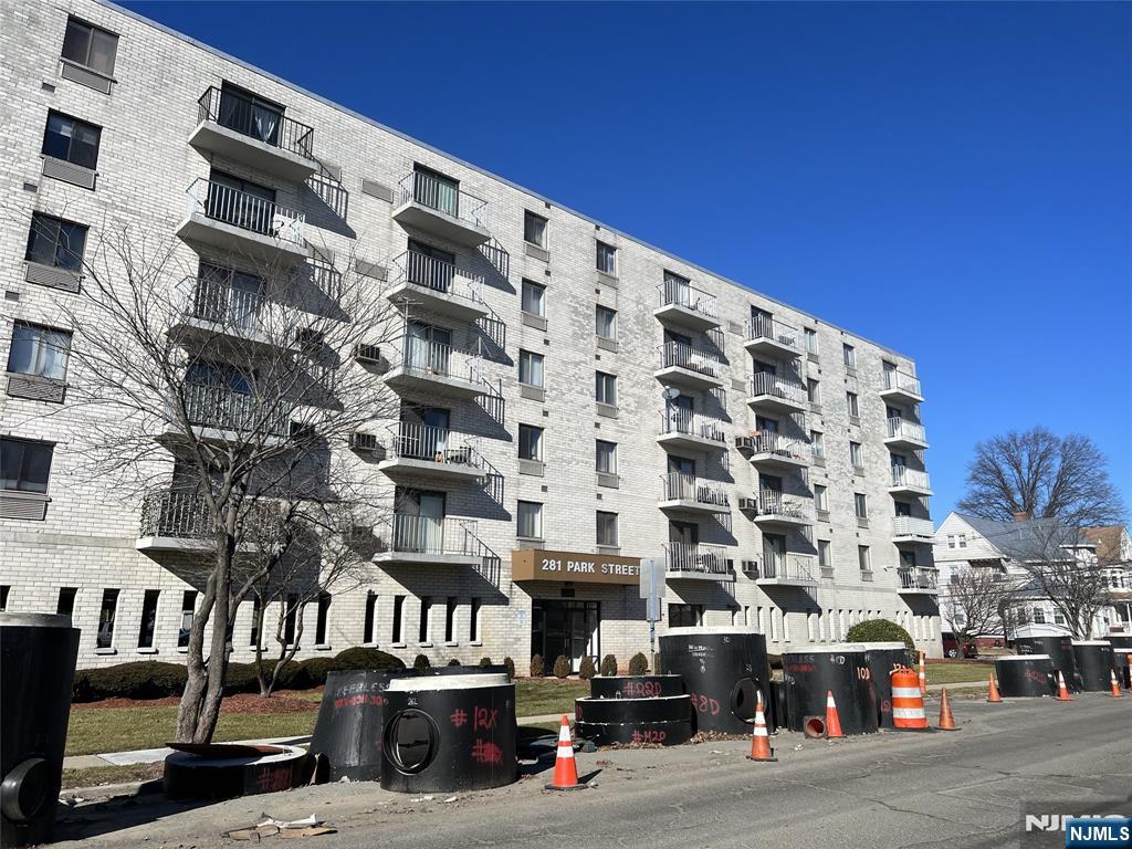 281 Park 2i - Photo 1