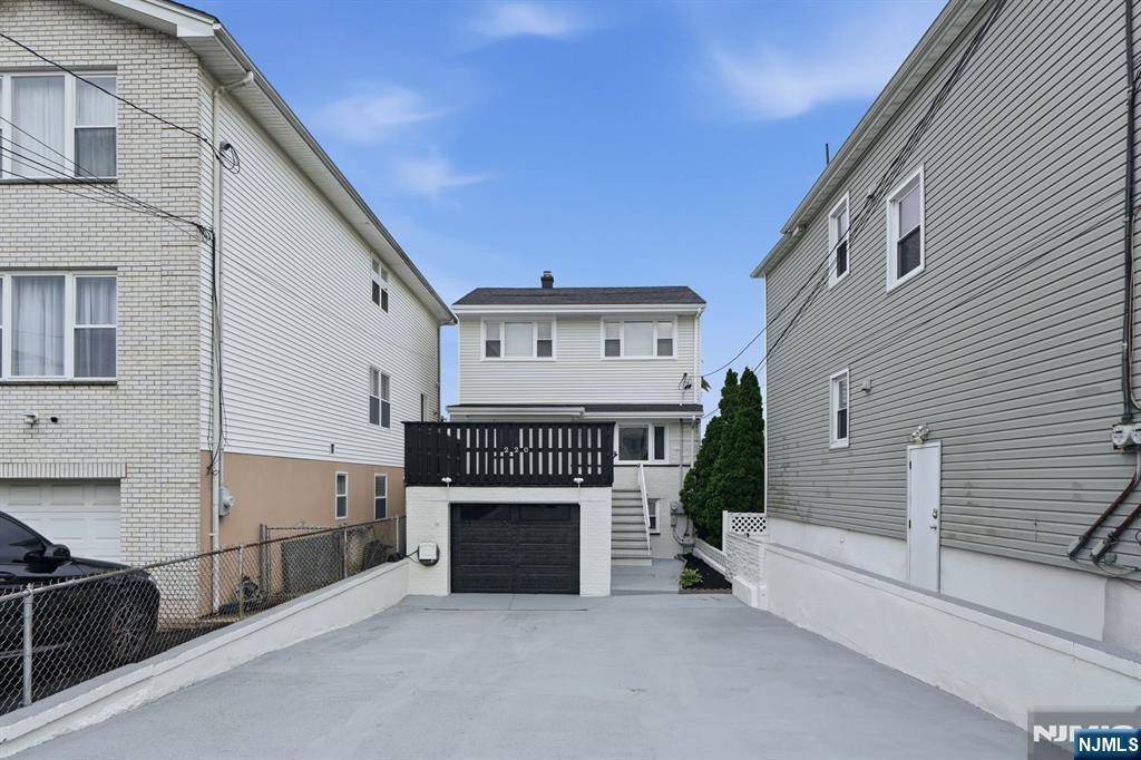 220 5th St, Fairview, NJ 07022