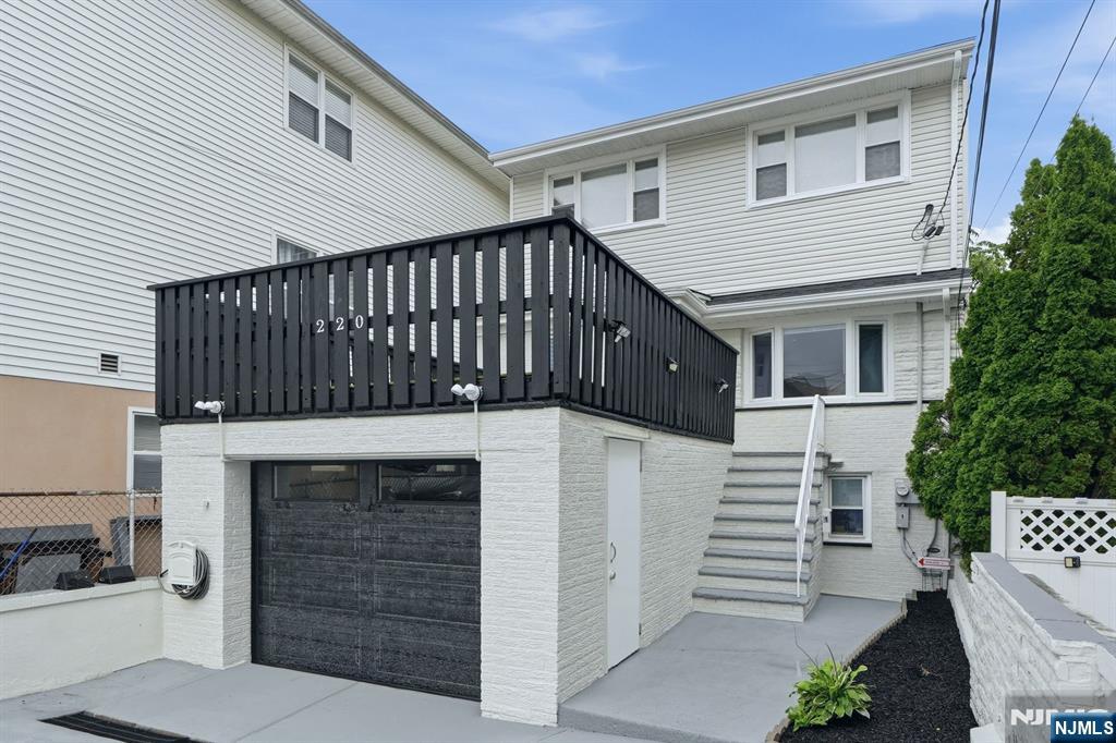 220 5th St, Fairview, NJ 07022