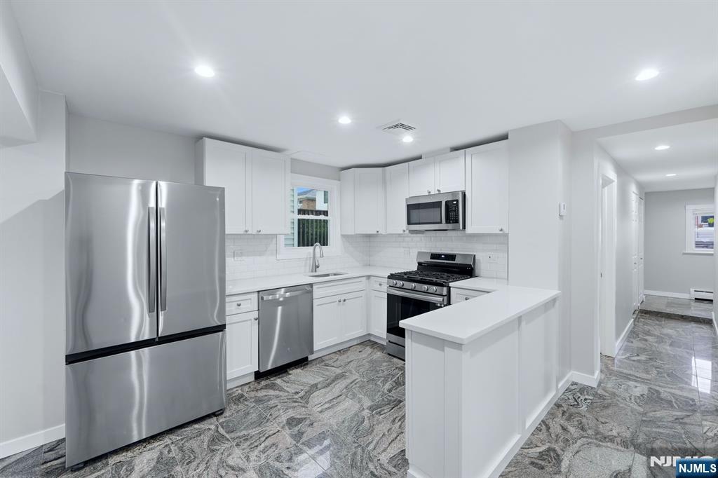220 5th St, Fairview, NJ 07022