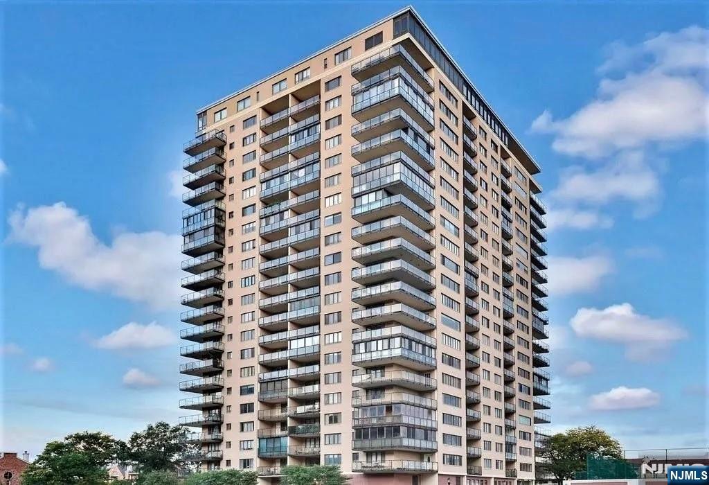 1203 River Road 14C - Photo 1
