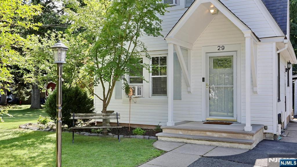 Photo 1 of Single family home for sale at 29 Silver Birch Ave, Oakland, NJ 07436 | MLS# 26033353 | Listing updated on 2026-09-29