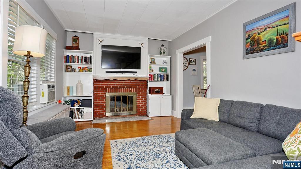 Photo 4 of Single family home for sale at 29 Silver Birch Ave, Oakland, NJ 07436 | MLS# 26033353 | Listing updated on 2026-09-29