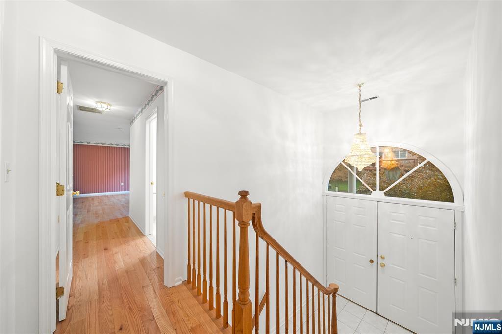 8 Beacon Hill - Photo 3