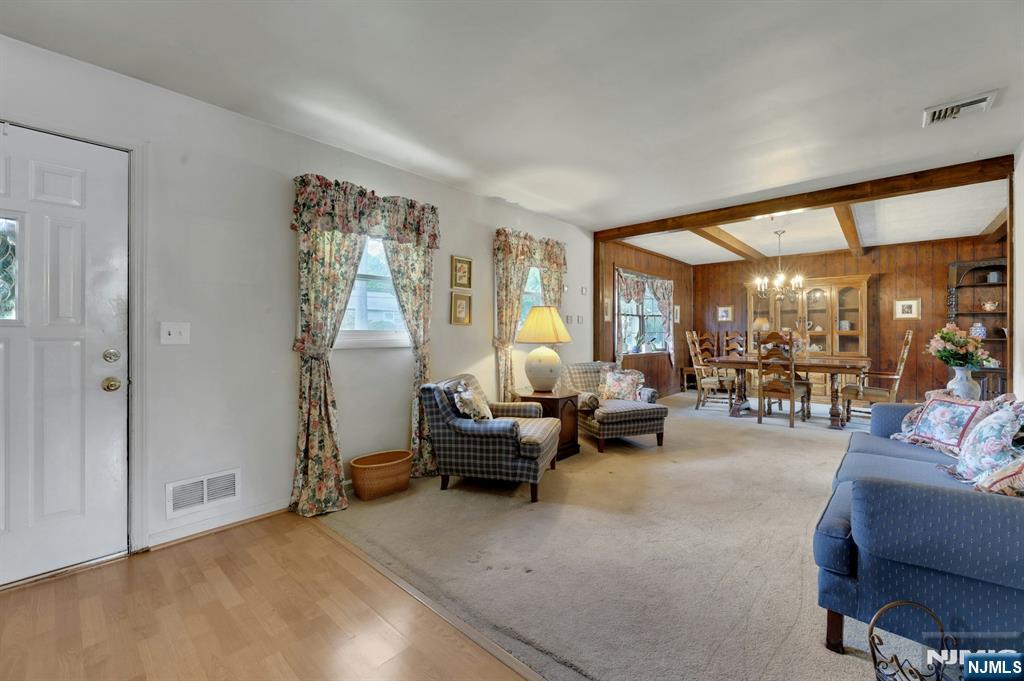327 Coolidge Avenue - Photo 4