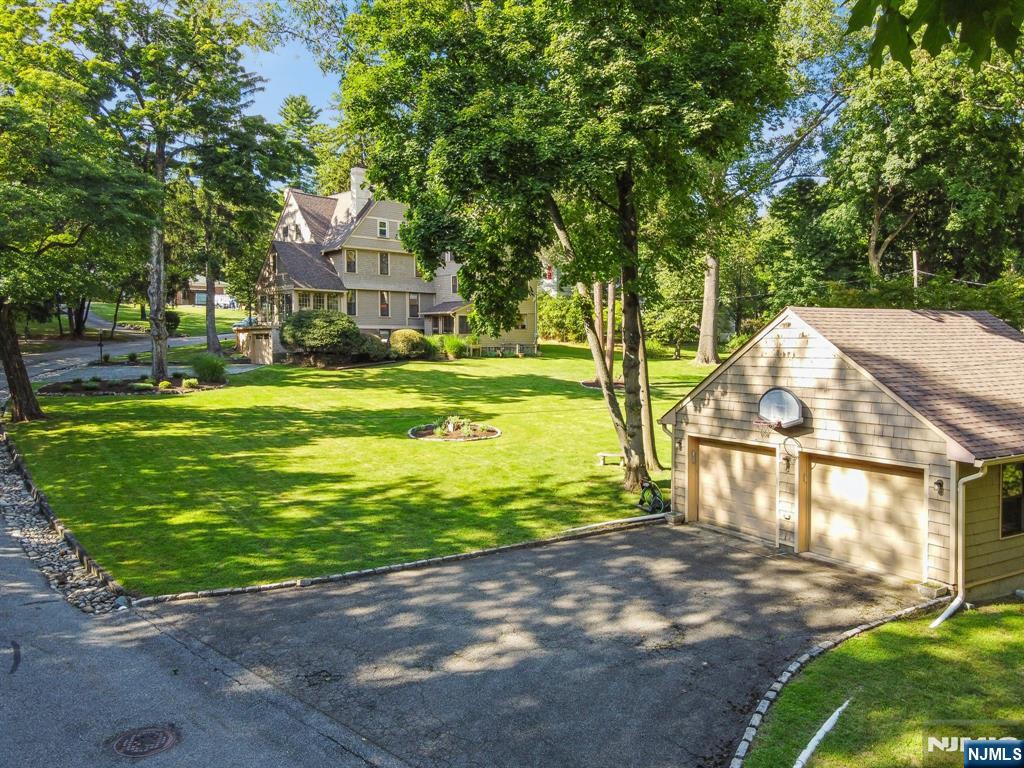 Photo 3 of Single family home for sale at 6 Edgehill Rd, West Orange, NJ 07052 | MLS# 26033374 | Listing updated on 2026-09-20