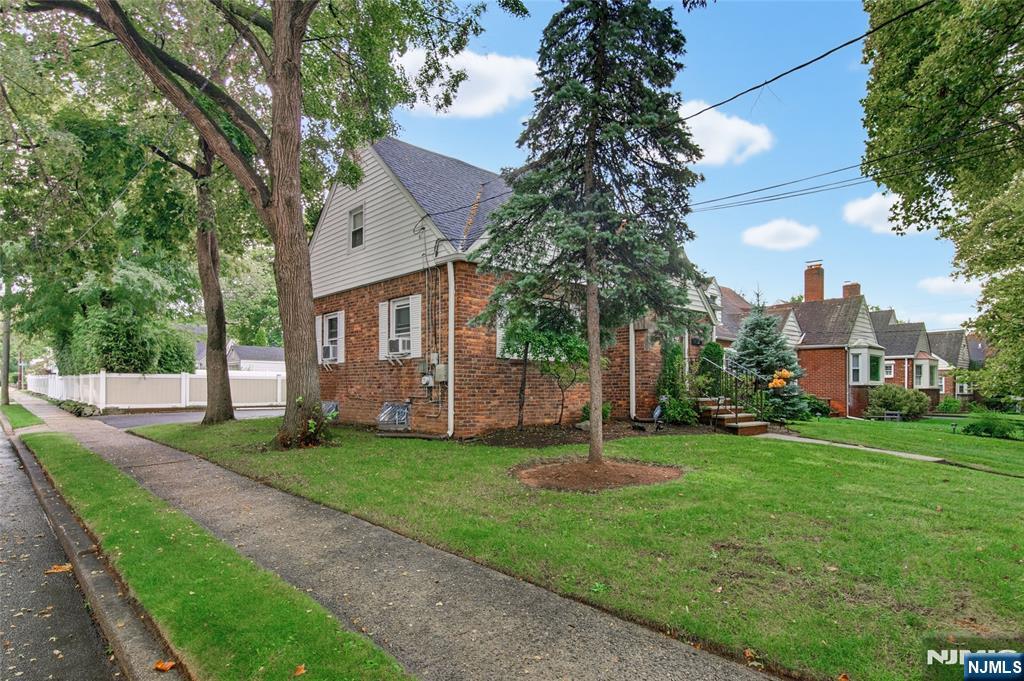 83 Fairfield Street - Photo 3