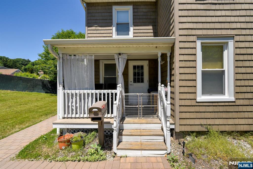 138 Hamburg Turnpike - Photo 1
