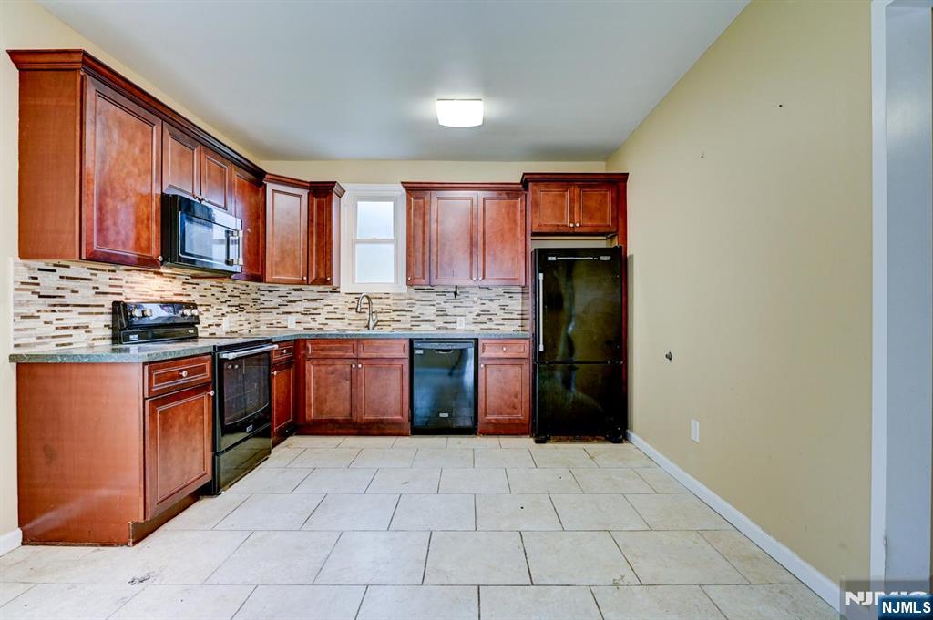 138 Hamburg Turnpike - Photo 2