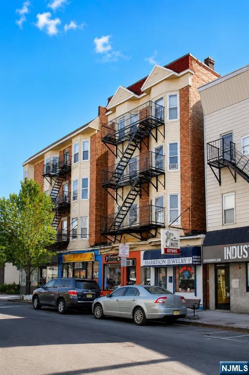 239 Harrison Avenue 5 - Photo 1