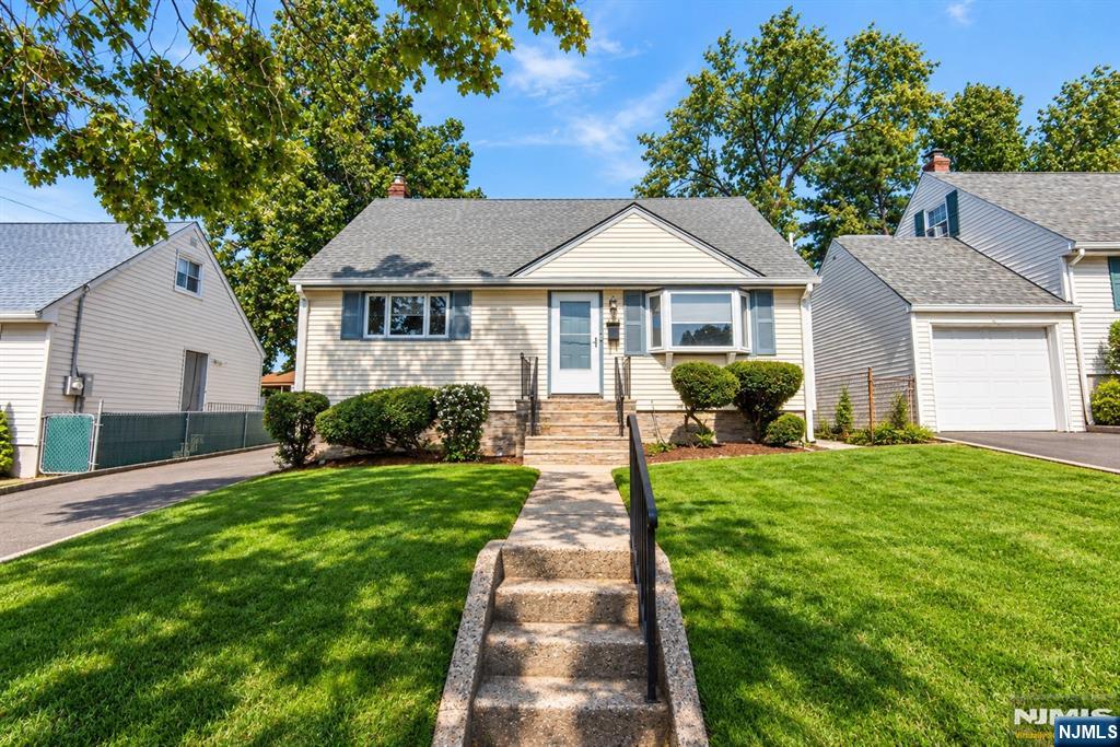 187 Kent Street - Photo 1