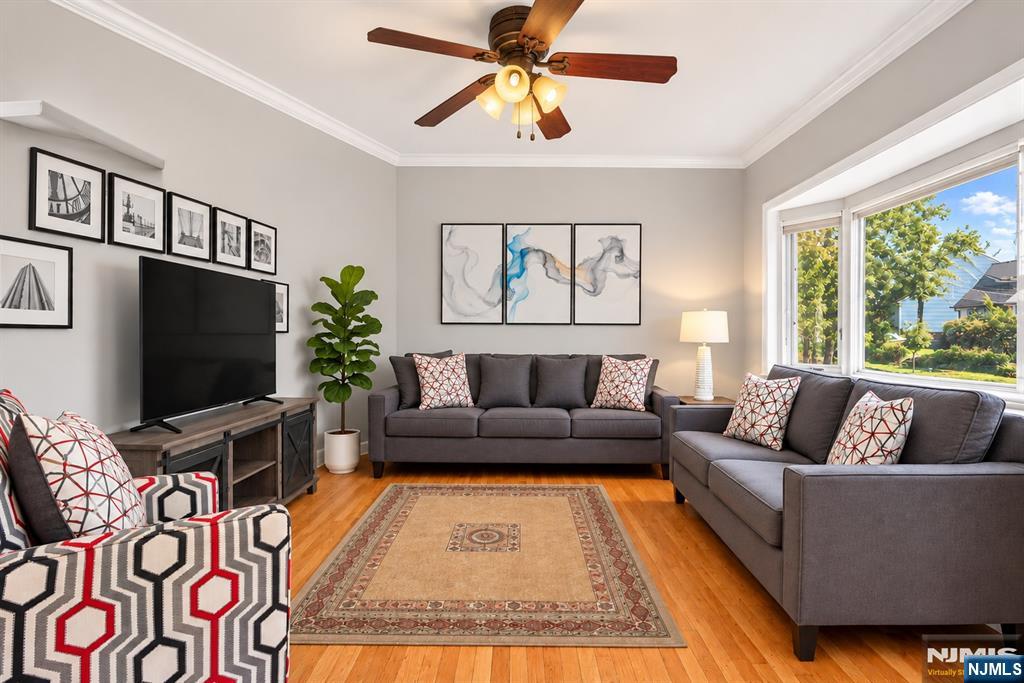 187 Kent Street - Photo 2
