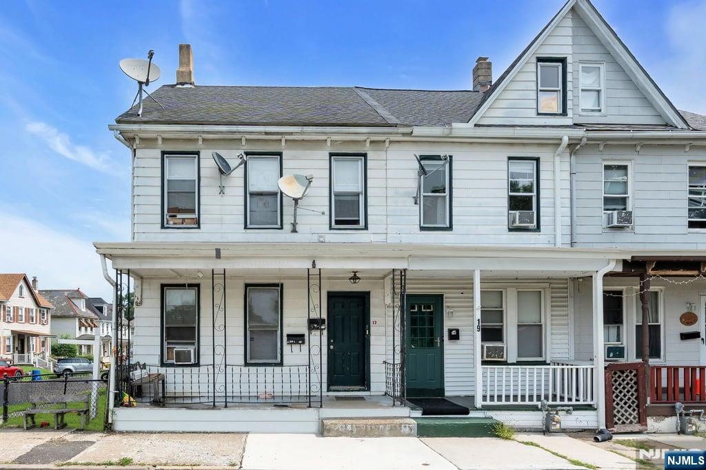 17 Railroad Avenue - Photo 1