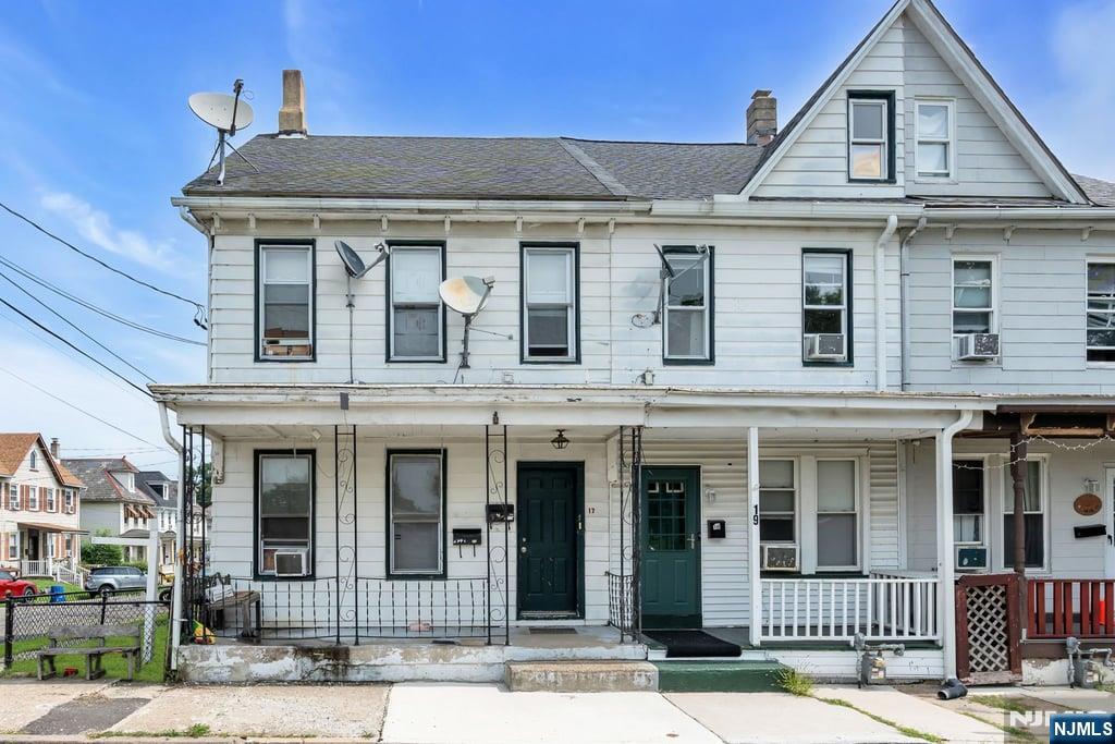 17 Railroad Avenue - Photo 3