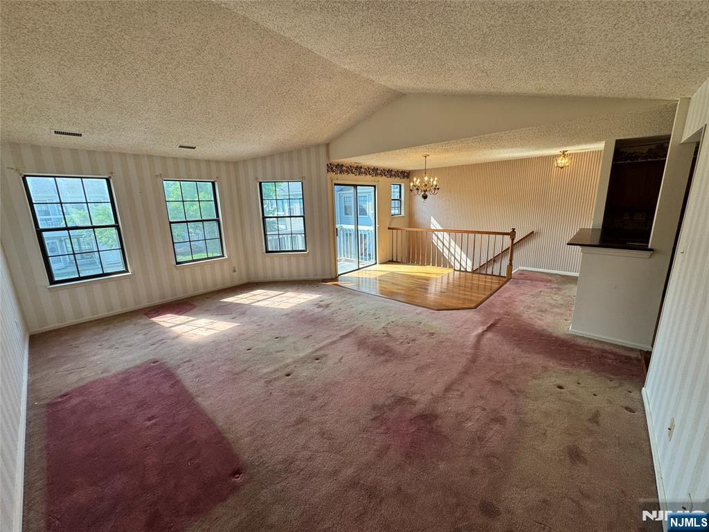 29 Krinsky Ct, Mahwah, NJ 07430