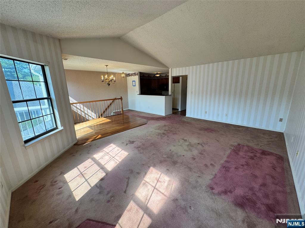 29 Krinsky Ct, Mahwah, NJ 07430