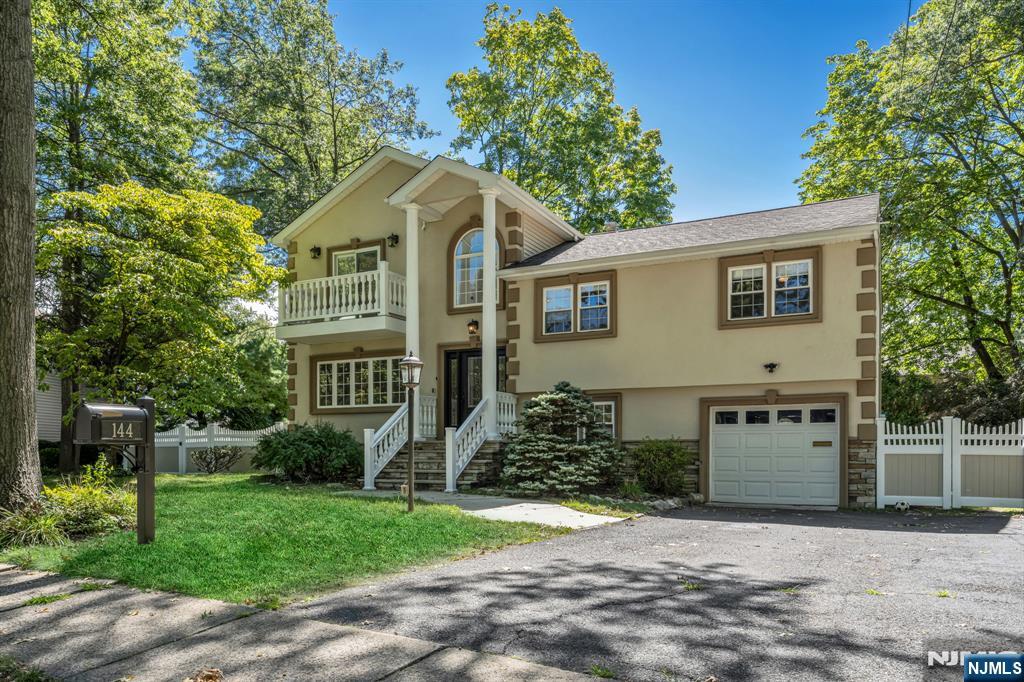 144 Seneca Court - Photo 1