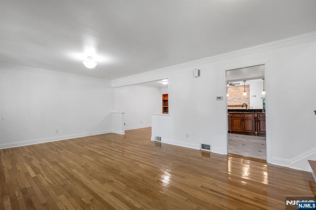 144 Seneca Court - Photo 3