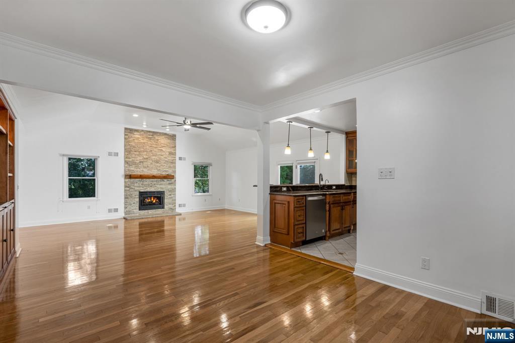 144 Seneca Court - Photo 5