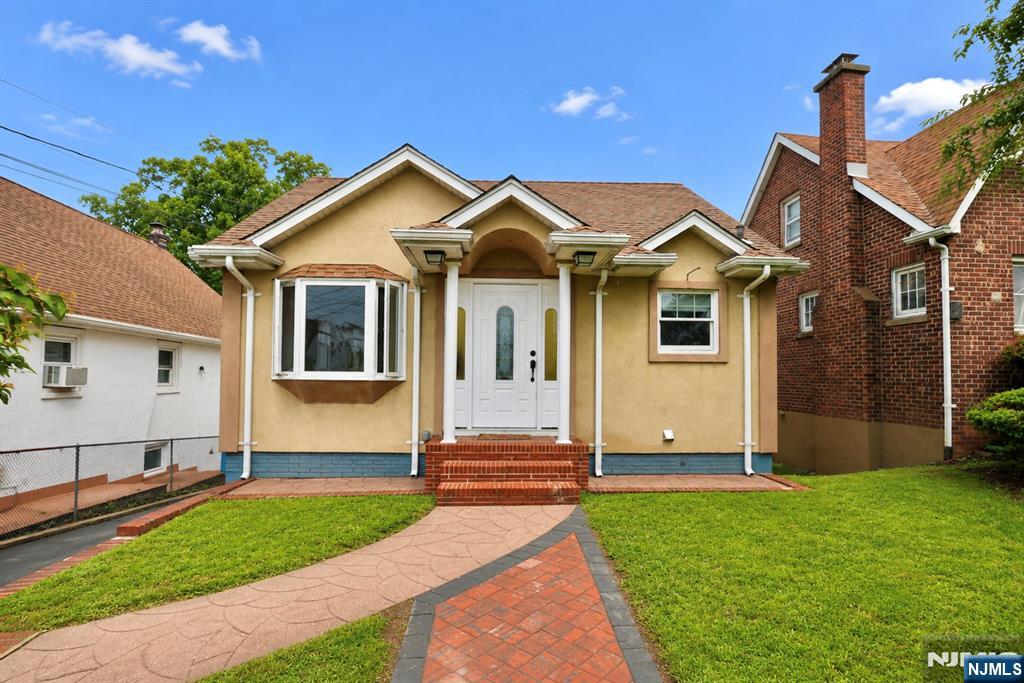 146 Liberty Avenue - Photo 1