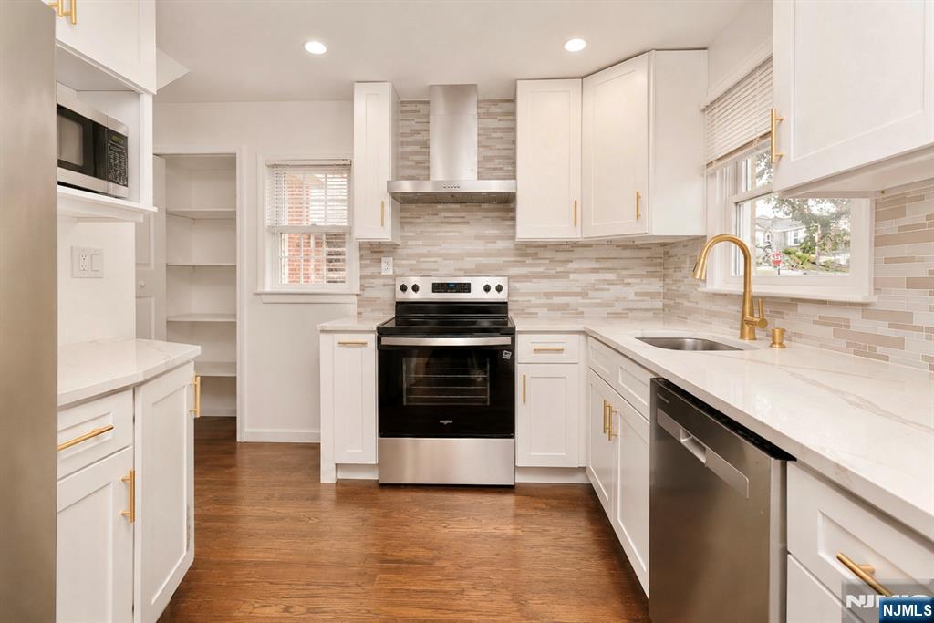 146 Liberty Avenue - Photo 3