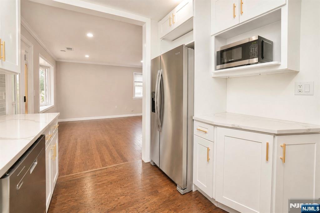 146 Liberty Avenue - Photo 5