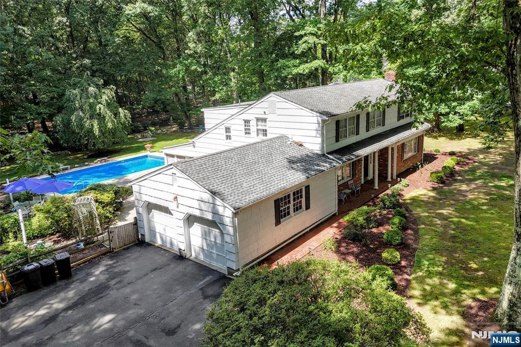 Photo 4 of Single family home for sale at 6 Terkuile Rd, Montvale, NJ 07645 | MLS# 26033403 | Listing updated on 2026-09-13