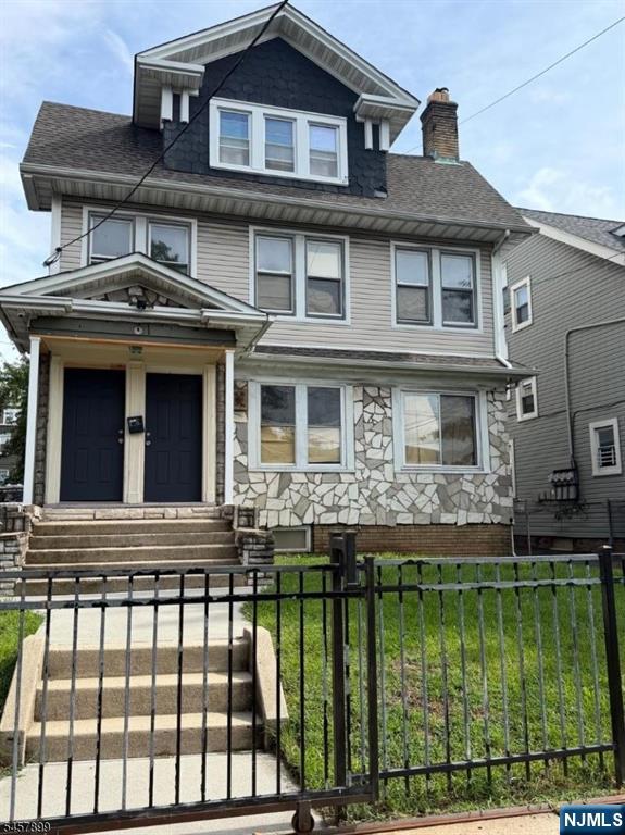 91 Lyons Avenue - Photo 1
