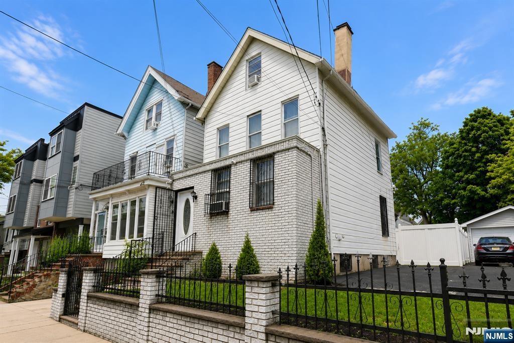 55 Winthrop Street - Photo 1