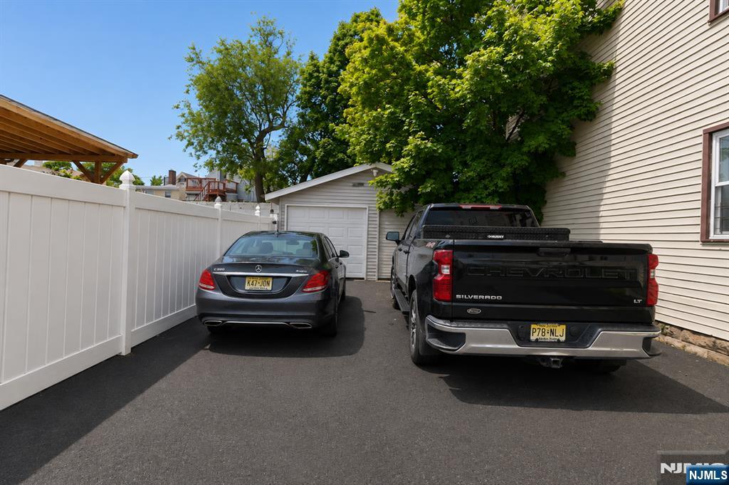 55 Winthrop Street - Photo 2