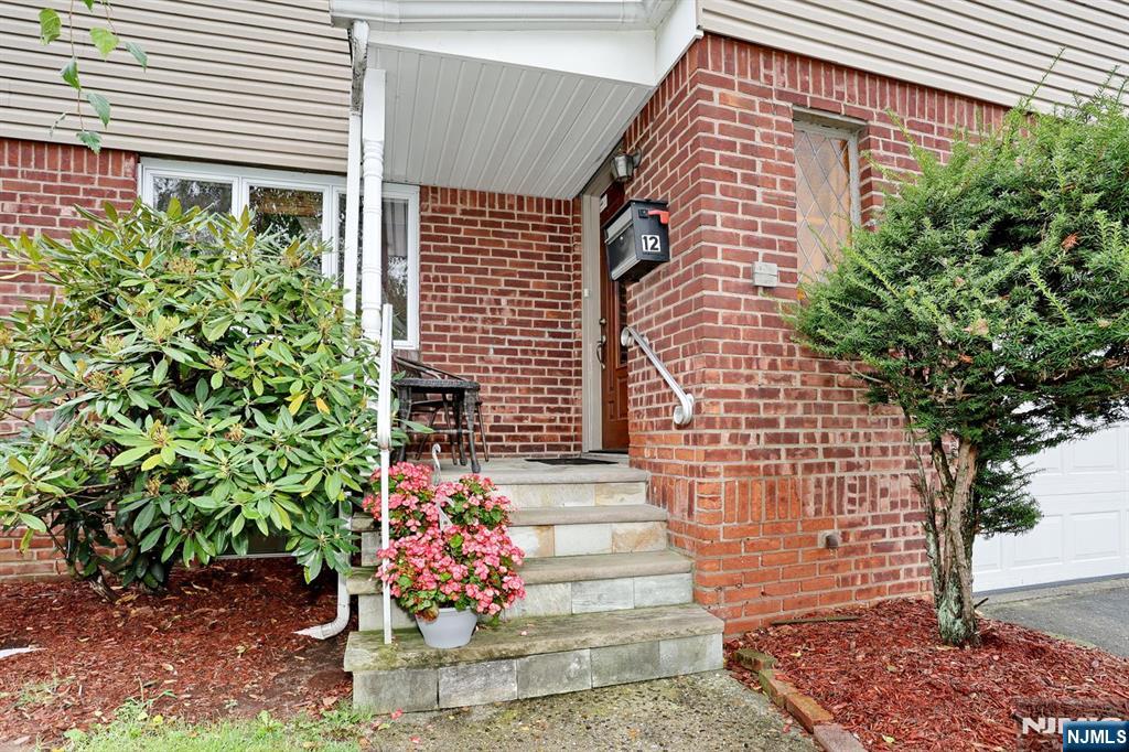 12 Margaret Court - Photo 2