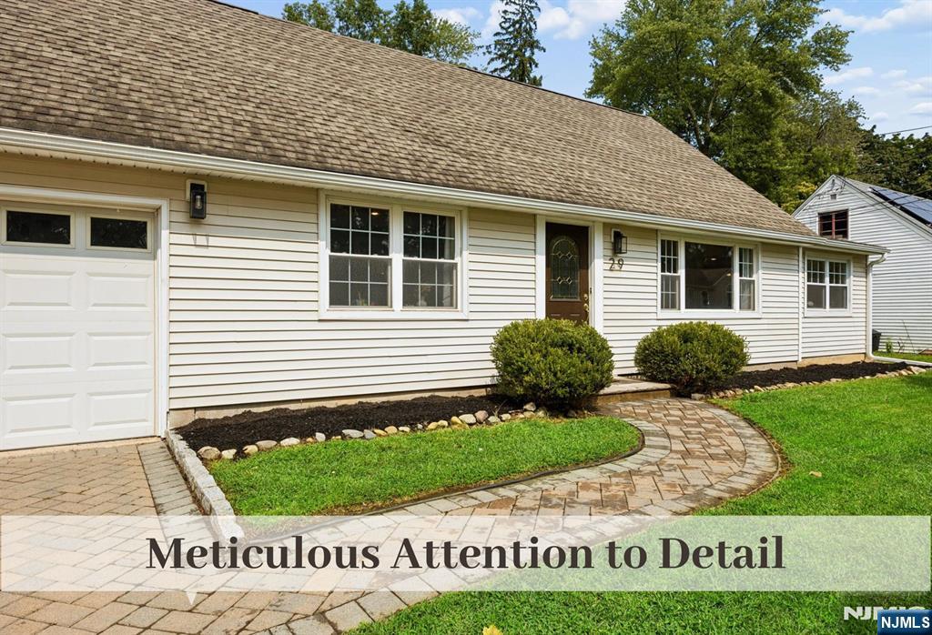 29 Lockwood Dr, Waldwick, NJ 07463