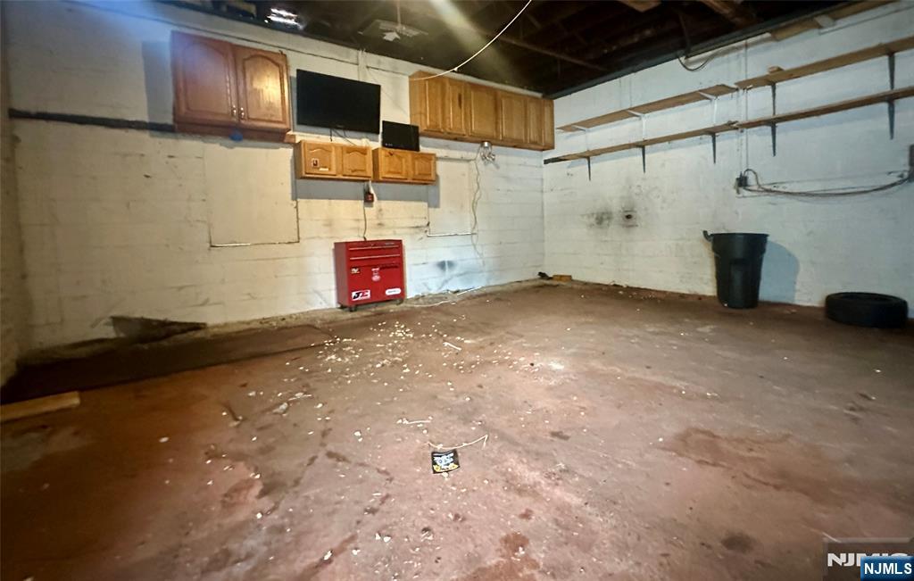 305 Green Avenue Garage - Photo 2