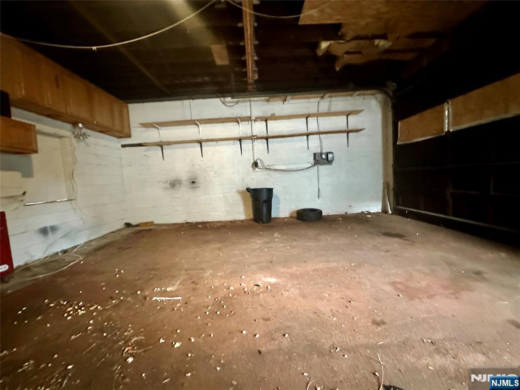 305 Green Avenue Garage - Photo 3