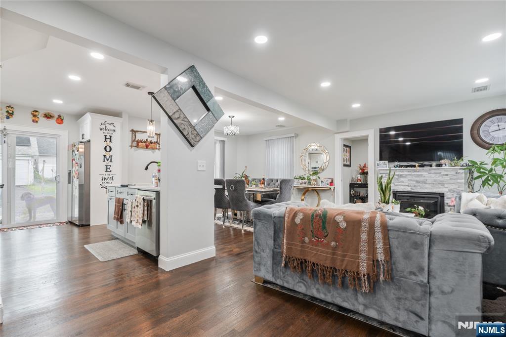 154 Sandford Avenue - Photo 3