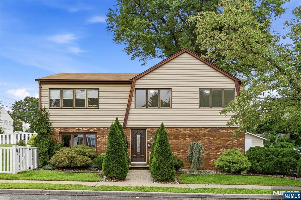 37 Hazelview Avenue - Photo 1