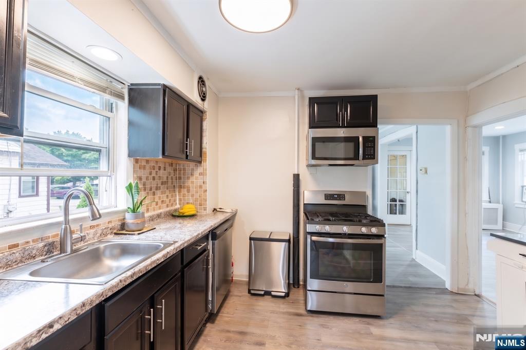 1161 Anna Street - Photo 3