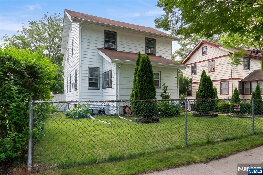 1161 Anna St, Teaneck, NJ 07666