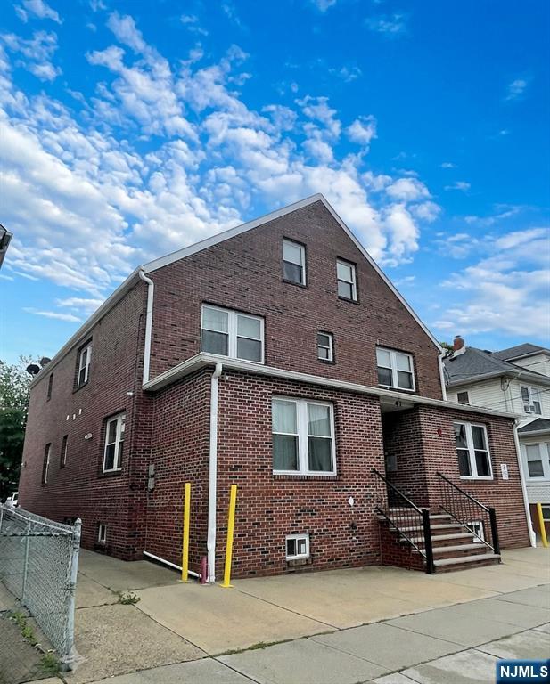 47 Campbell Avenue 1L - Photo 1