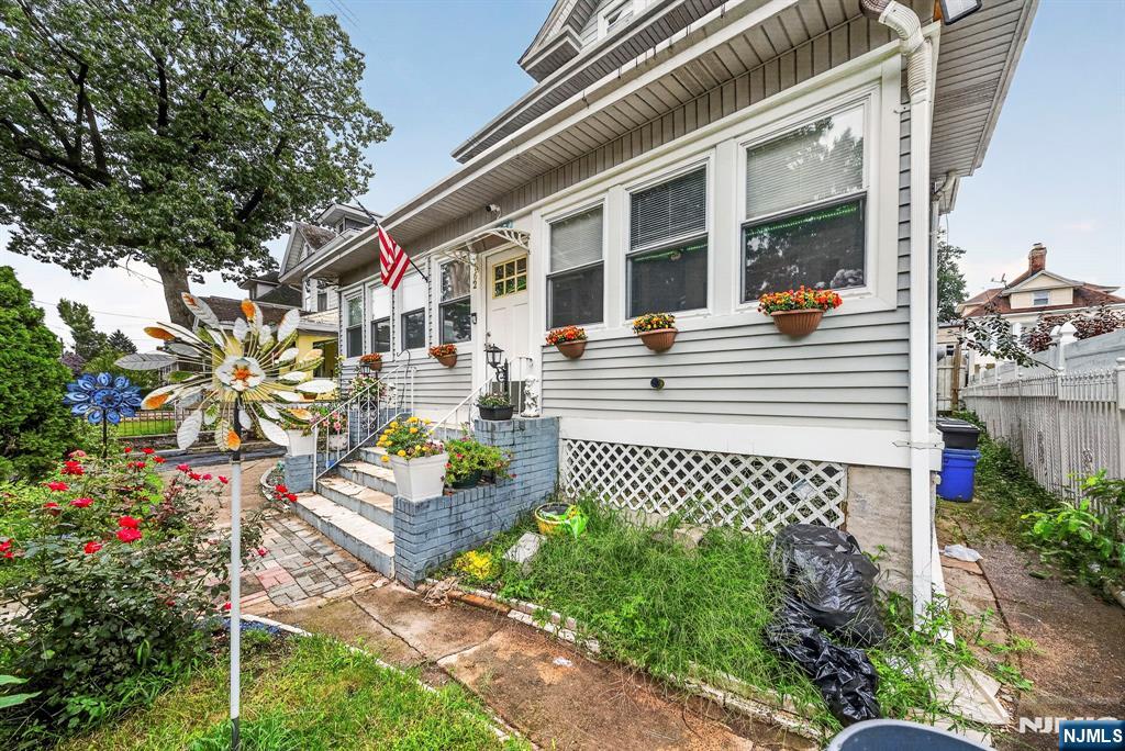 760-762 Parker Street - Photo 3